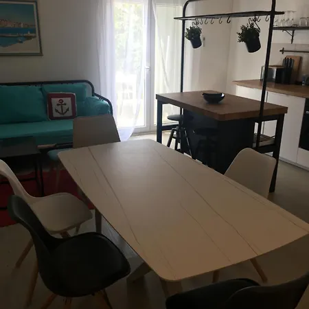 Apartment Land And Sea Primosten